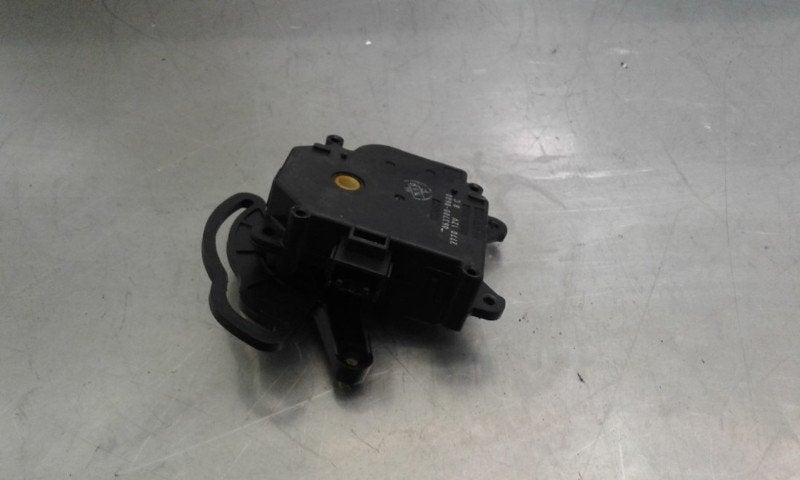 KACHELSTELMOTOR Toyota Avensis Verso (M20) (|0637008600|), Gebruikt, Toyota