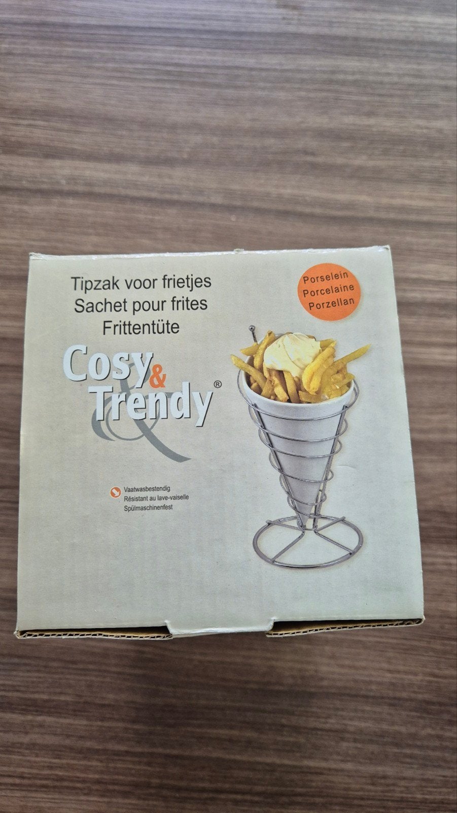Porseleinen frietzakjes, Ophalen