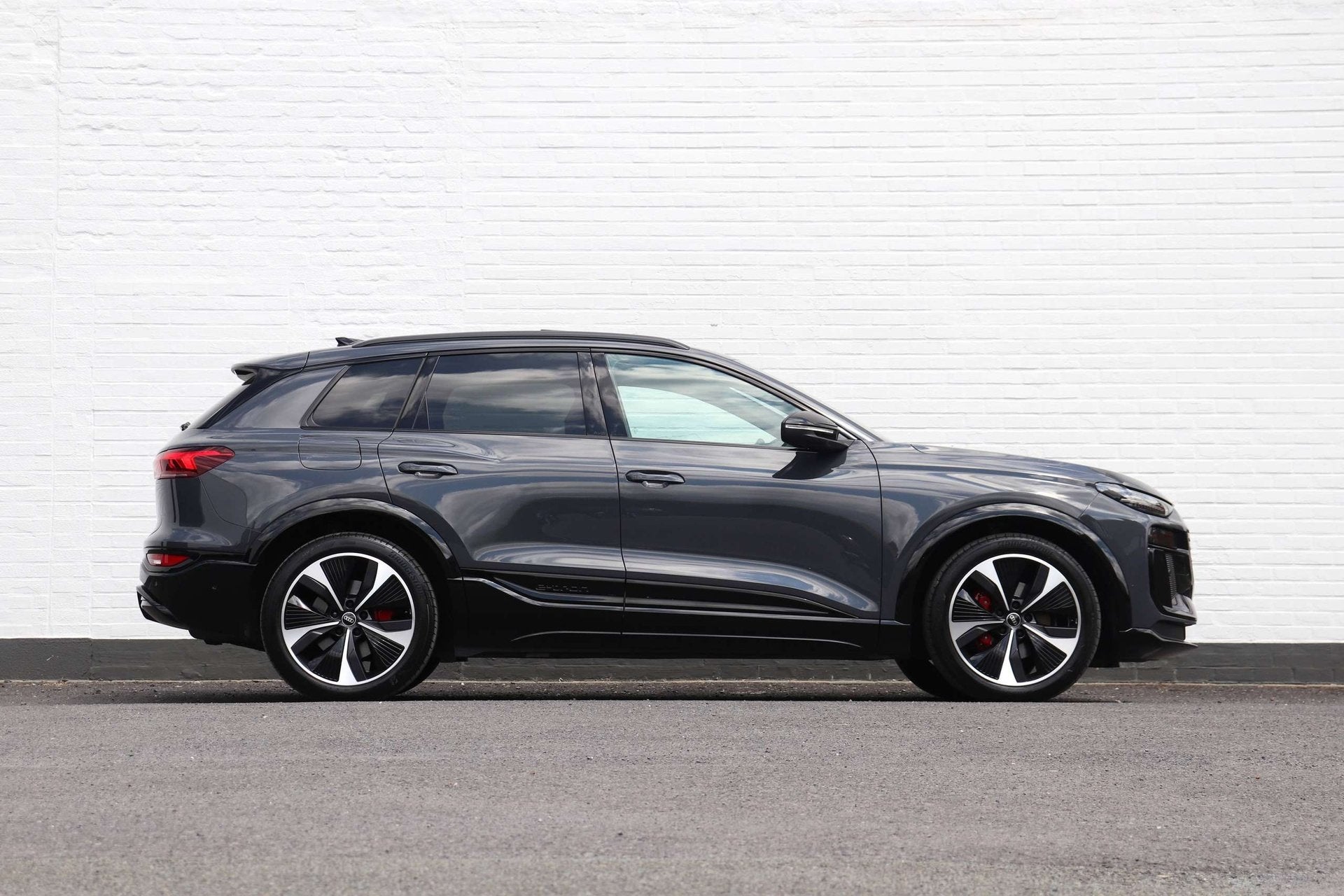 Audi Q6 e-tron 100 kWh 55 Quattro Edition One Grey - Pano/B&, Auto's, Automaat, Dealer onderhouden, Gebruikt, Te koop
