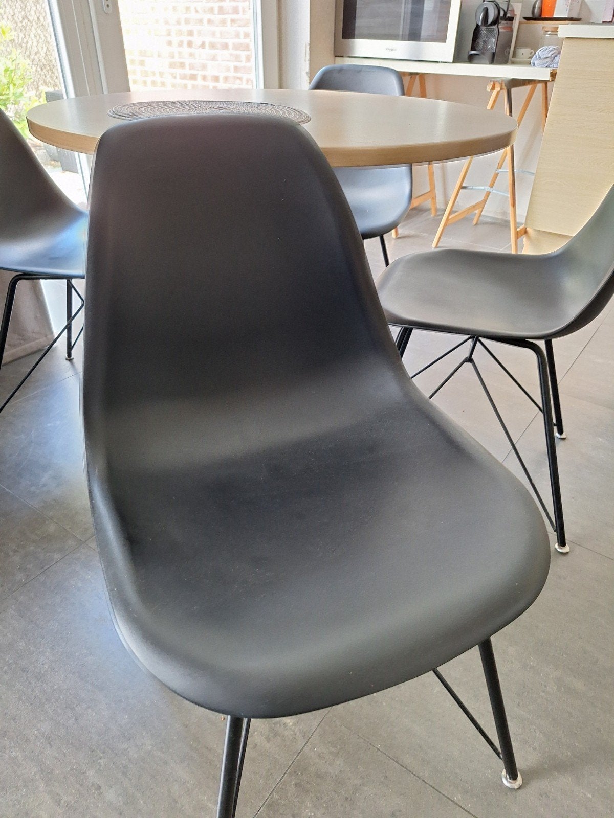 4 moderne keukenstoelen zwart, Ophalen, Zwart, Kunststof