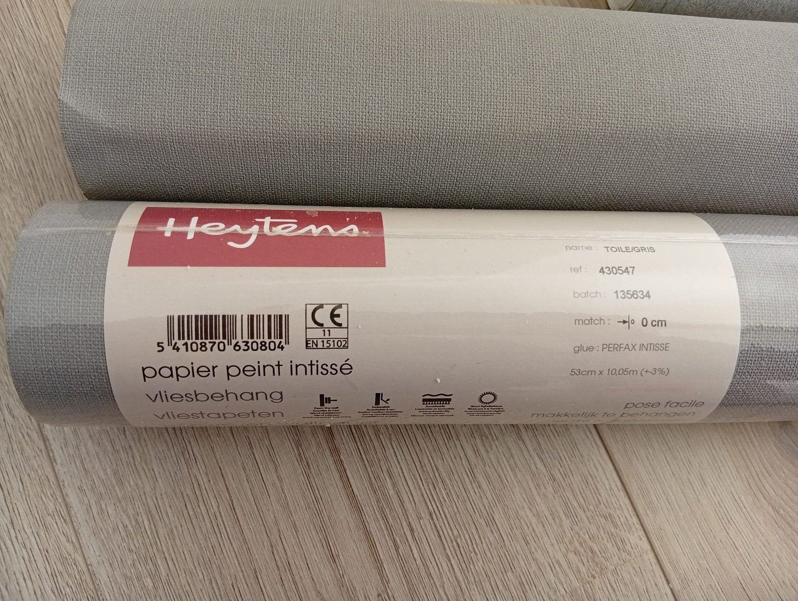 Rouleaux papier peint, Enlèvement