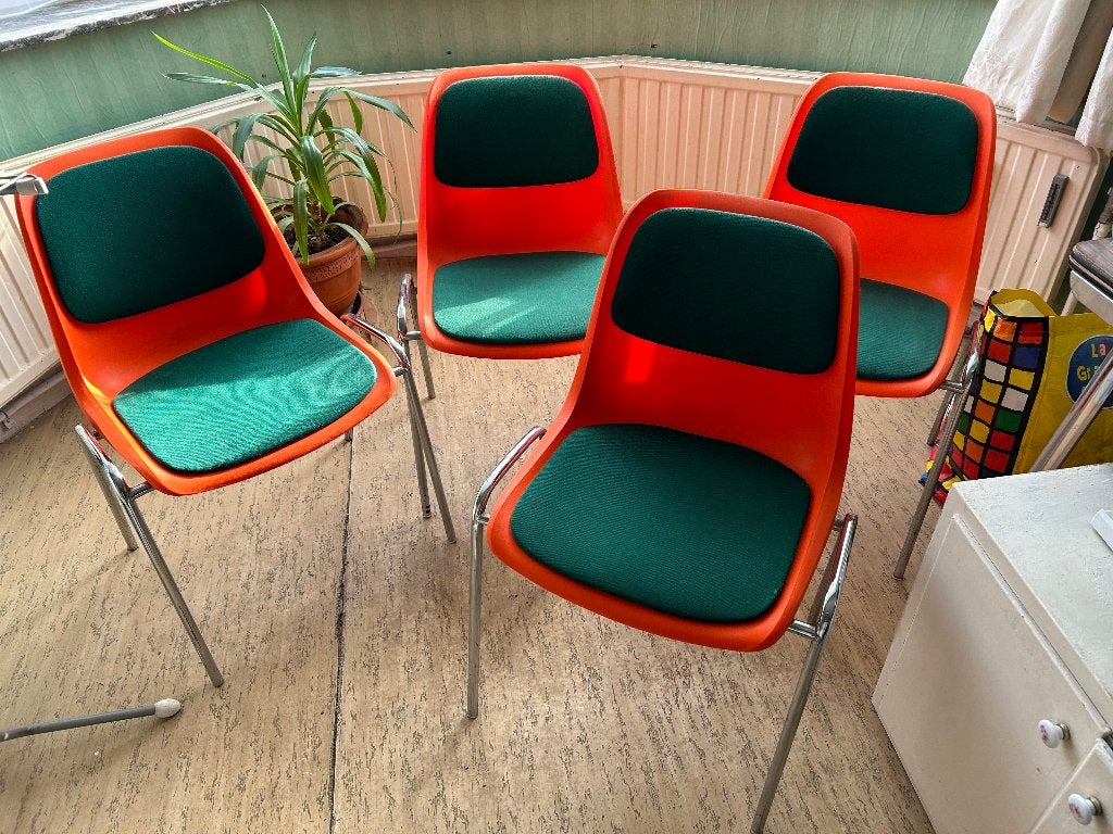 Lot 5 chaises orange plastique coque, Maison & Meubles, Chaises, Utilisé, Cinq, Six Chaises ou plus, Métal, Autres matériaux, Autres couleurs