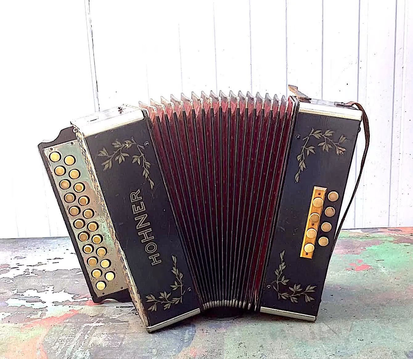 , boutons de remorquage anciens, accordéon Hohner 8-basses, Enlèvement ou Envoi, Utilisé, Hohner