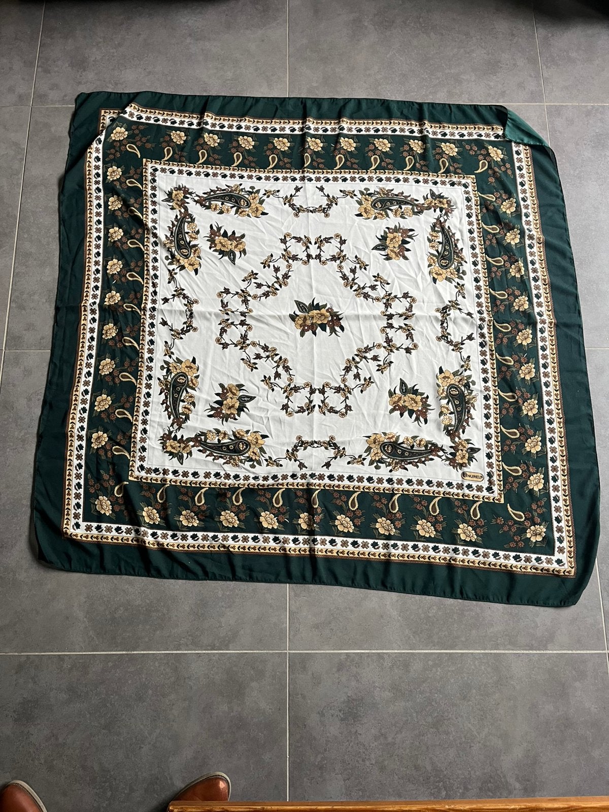 Vintage zijden sjaal van Nurel, Enlèvement ou Envoi, Porté, Écharpe