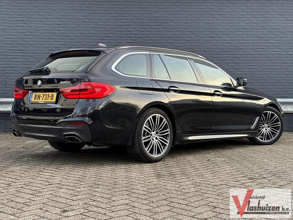 BMW 520 5-serie Touring 520i High Executive M-Sport | € 11.9, Auto's, Automaat, Zwart, Panoramadak, Zwart
