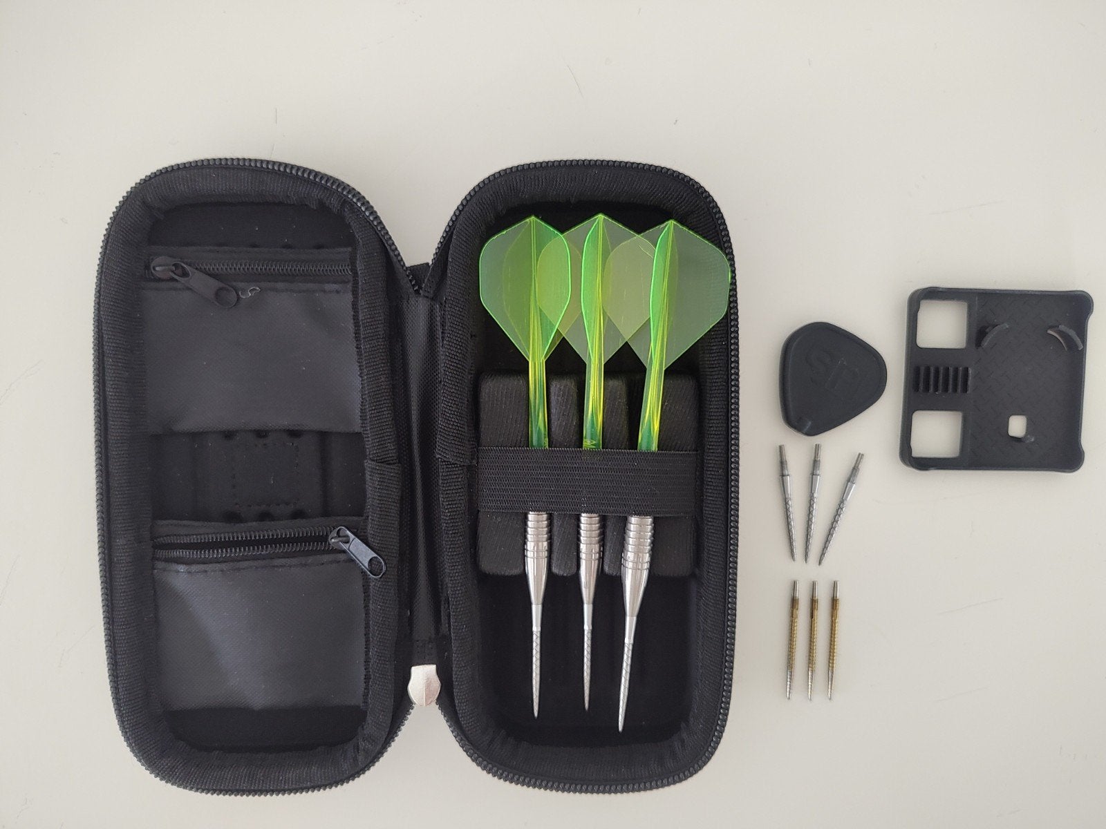 Target Shaggy darts 25 gr.:  incl wallet en 3 sets SP punten, Ophalen of Verzenden, Flights