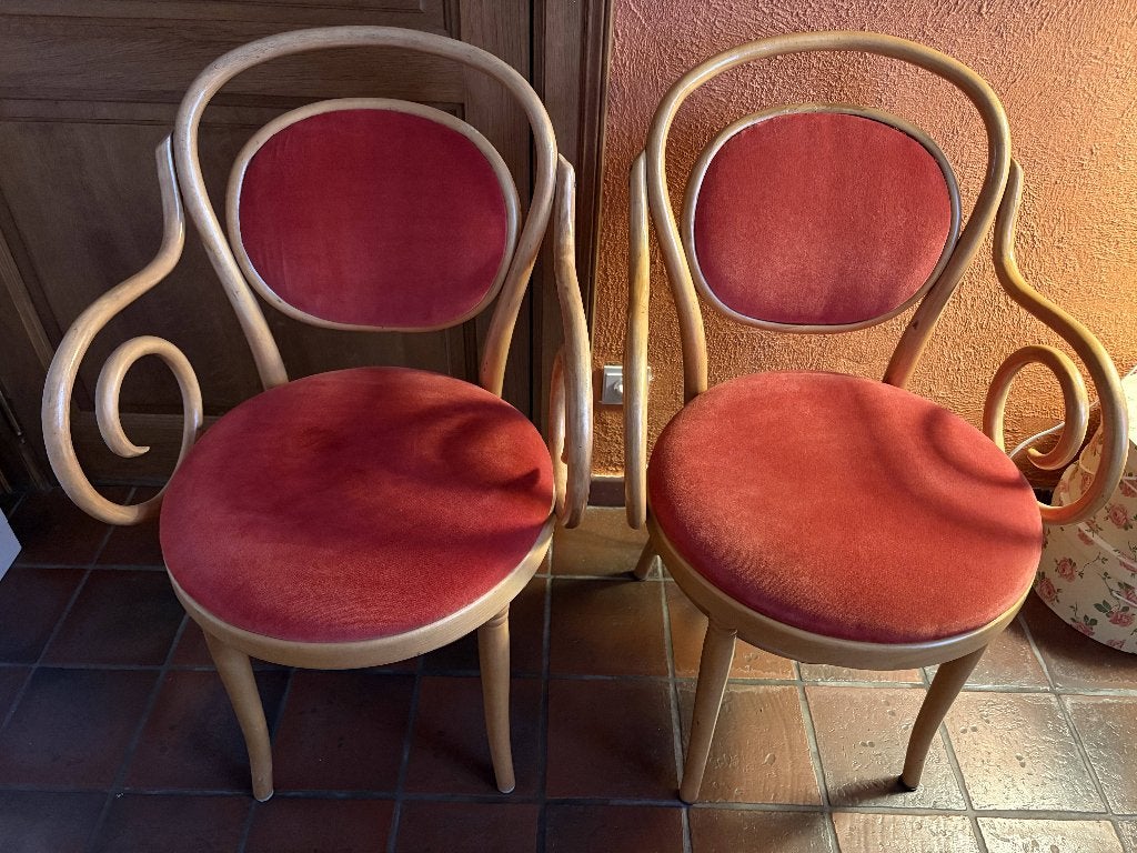 Twee Thonet-stijl stoelen, Ophalen, Twee