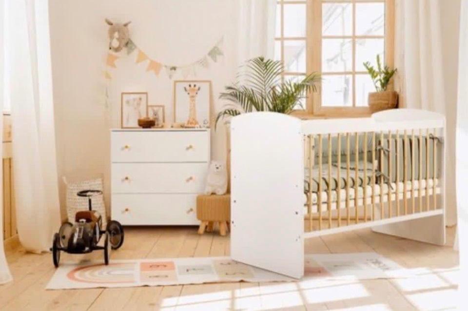 Ledikant (babybedje) met matras, Enfants & Bébés, Berceaux & Lits, Comme neuf, Lit, Enlèvement