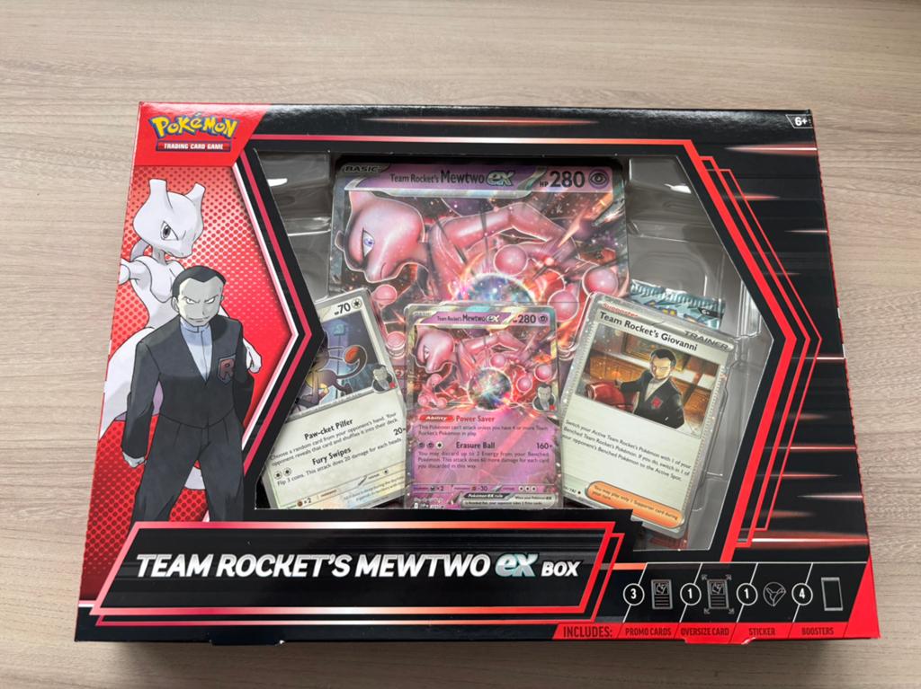 Pokemon Team Rocket’s Mewtwo ex Box Sealed Promo Collection, Ophalen of Verzenden, Zo goed als nieuw, Booster
