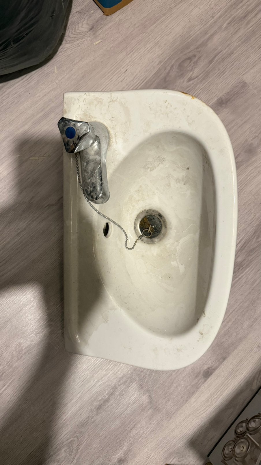 Klein lavabo, Ophalen, Zo goed als nieuw, Kraan