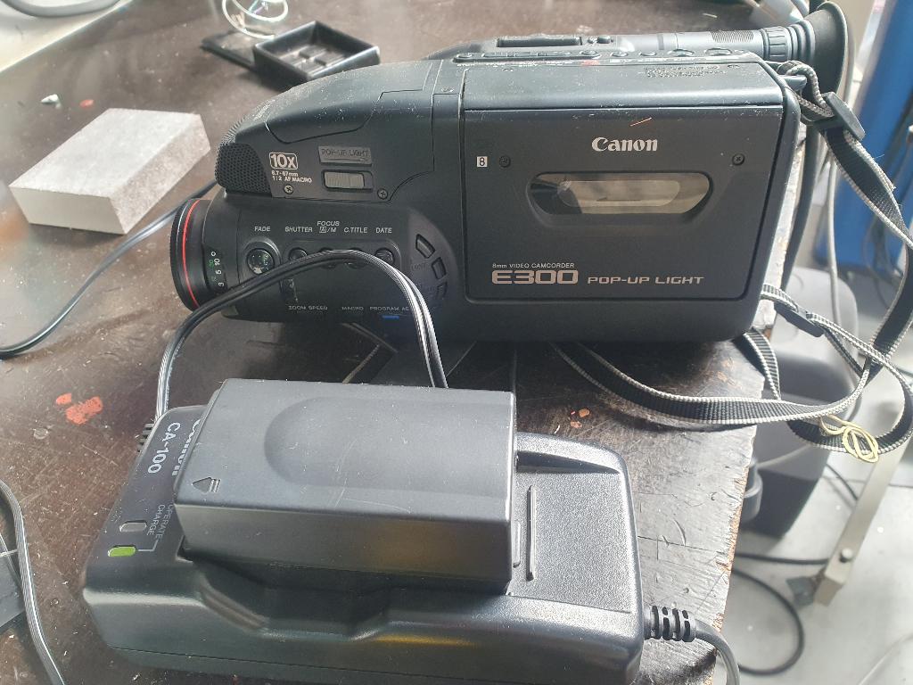 Vintage camera 8mm videorecorder Canon E300, Enlèvement, 8 mm, Caméra