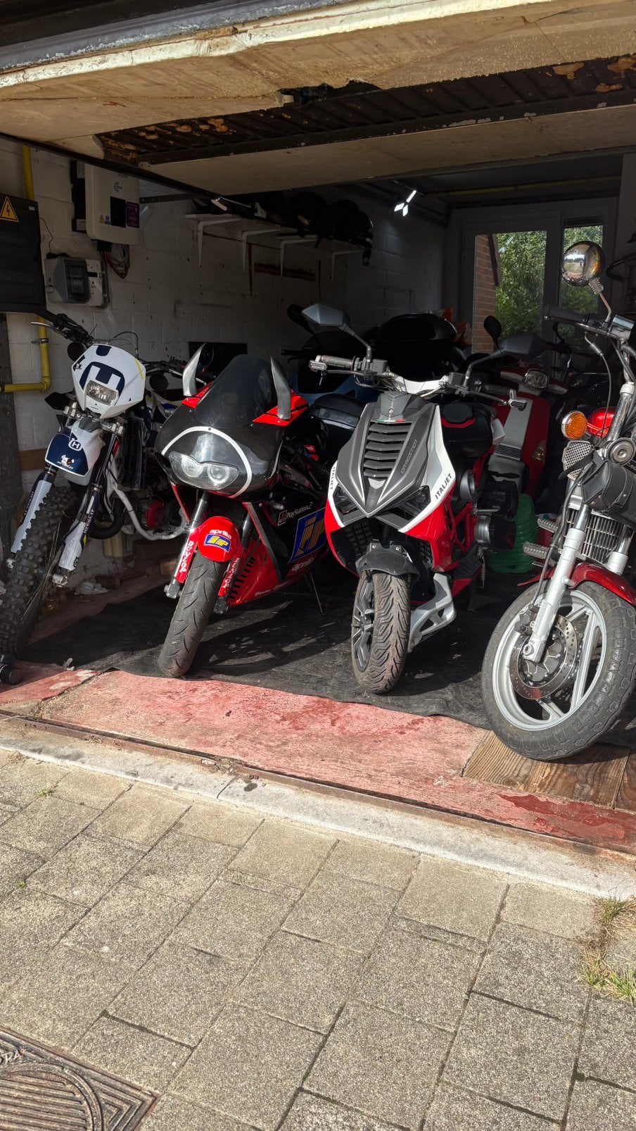 4 125cc a echanger Aprilia RS Husqvarna Wre Cagiva Blues, Scooter, Entreprise, 2 cylindres, Neuf