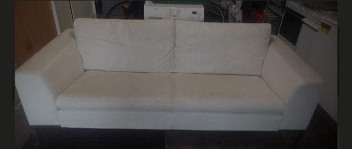 un canapé design blanc de la marque italienne Nattuzi, Maison & Meubles, Trois personnes, 100 à 125 cm, 200 à 250 cm, Banc droit