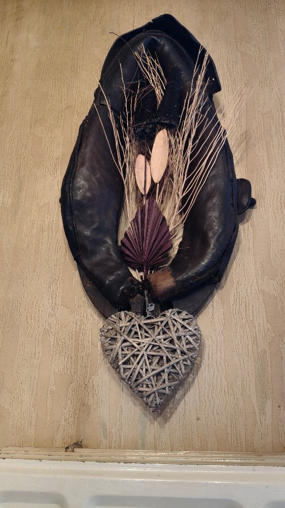 Collier cheval ancien, Enlèvement