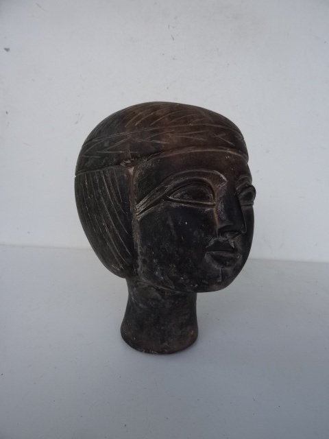 Ancienne sculpture -Tête de princesse égyptienne en pierre, Antiquités & Art, Art | Sculptures & Bois, Enlèvement ou Envoi