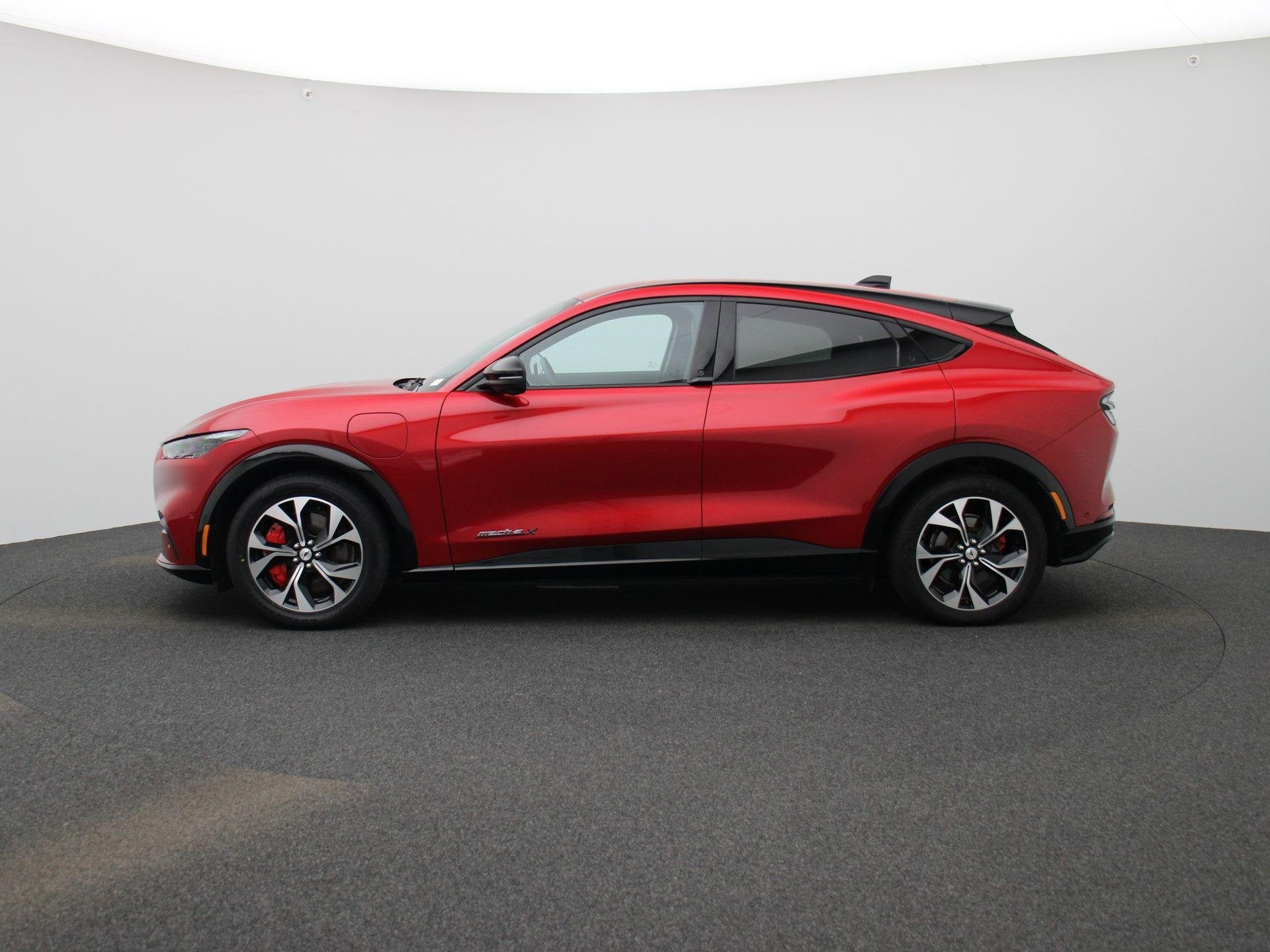 Ford Mustang Mach-E Premium RWD 99kWH|€599/m|Technology, Autos, Rouge, Achat, Entreprise, 216 kW