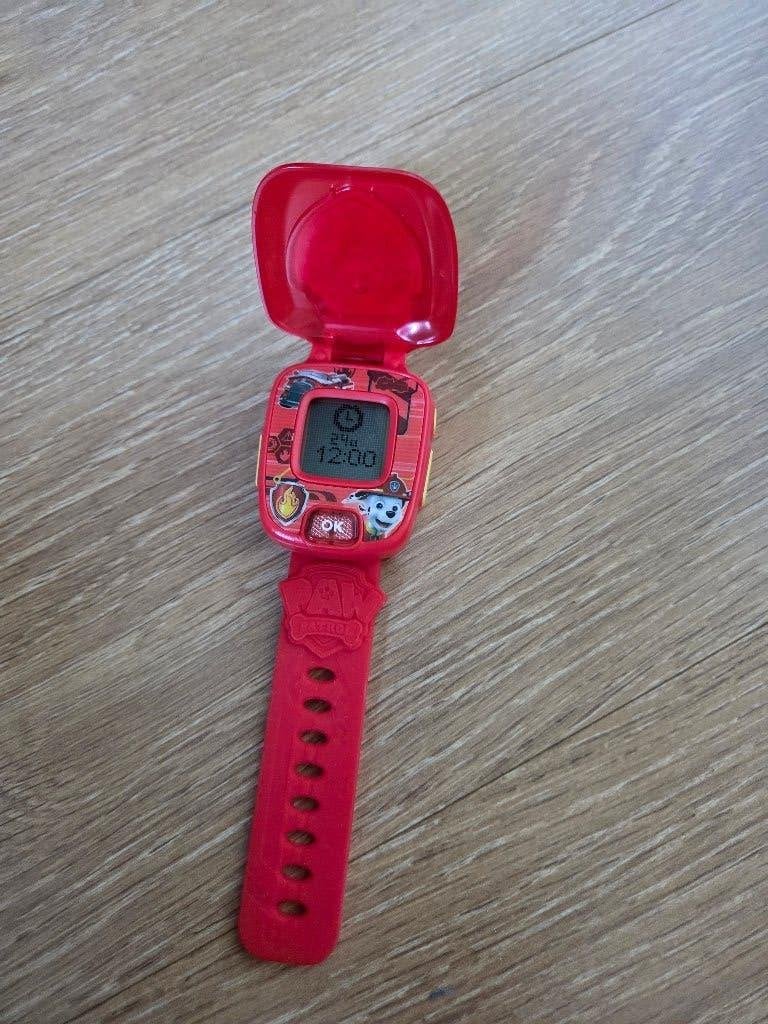 paw patrol horloge kinderen, Bijoux, Sacs & Beauté, Montres | Enfants, Enlèvement ou Envoi, Comme neuf, Rouge, Garçon ou Fille