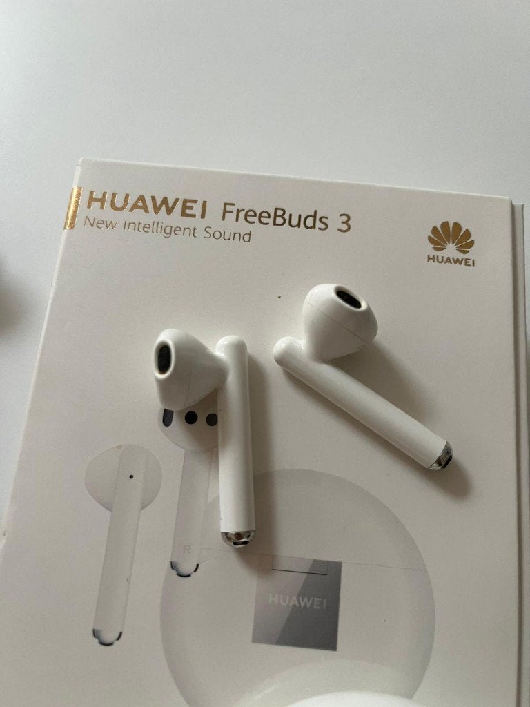 Huawei FreeBuds 3, Gebruikt, Bluetooth, Ophalen of Verzenden, In oorschelp (earbud)