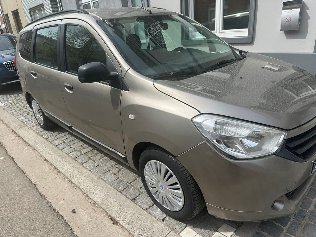 Lodgy 7-zits benzine 1.6 kopen, Auto's, Dacia, Voorwielaandrijving, Euro 5, Stof, Zwart