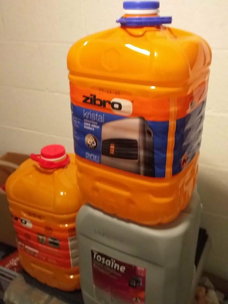 Bidons 20l de pétrole vide, Enlèvement
