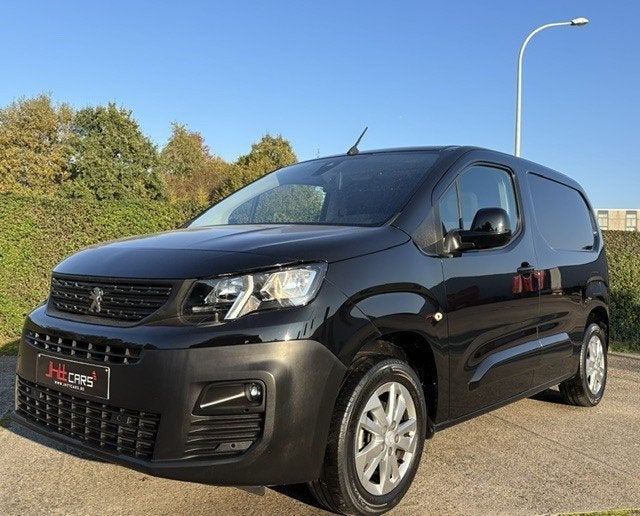 Partner BENZINE*4/2021*33000KM! AIRCO/GPS/CAMERA/3ZIT/FULL!, Auto's, Voorwielaandrijving, Dealer onderhouden, 1199 cc, Zwart