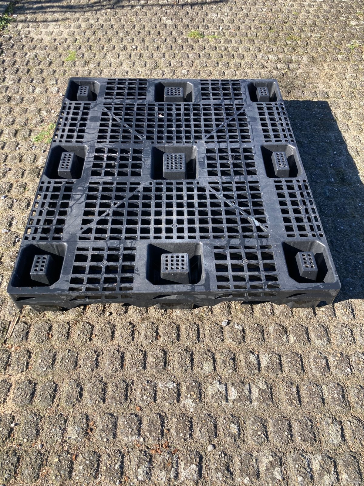 Zwarte kunststof palet. 1,20 x 1,10, Ophalen, Zo goed als nieuw