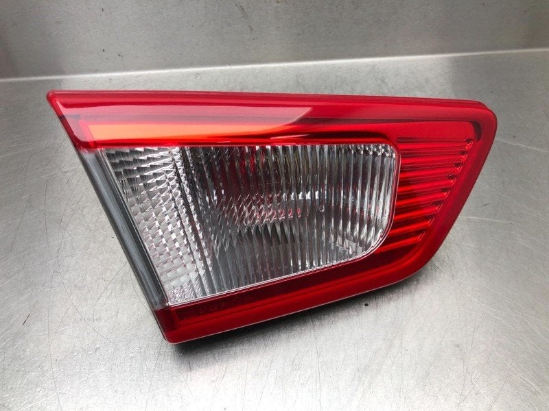 FEU ARRIÈRE GAUCHE Mitsubishi Colt CZC (01-2006/07-2009), Utilisé, Mitsubishi