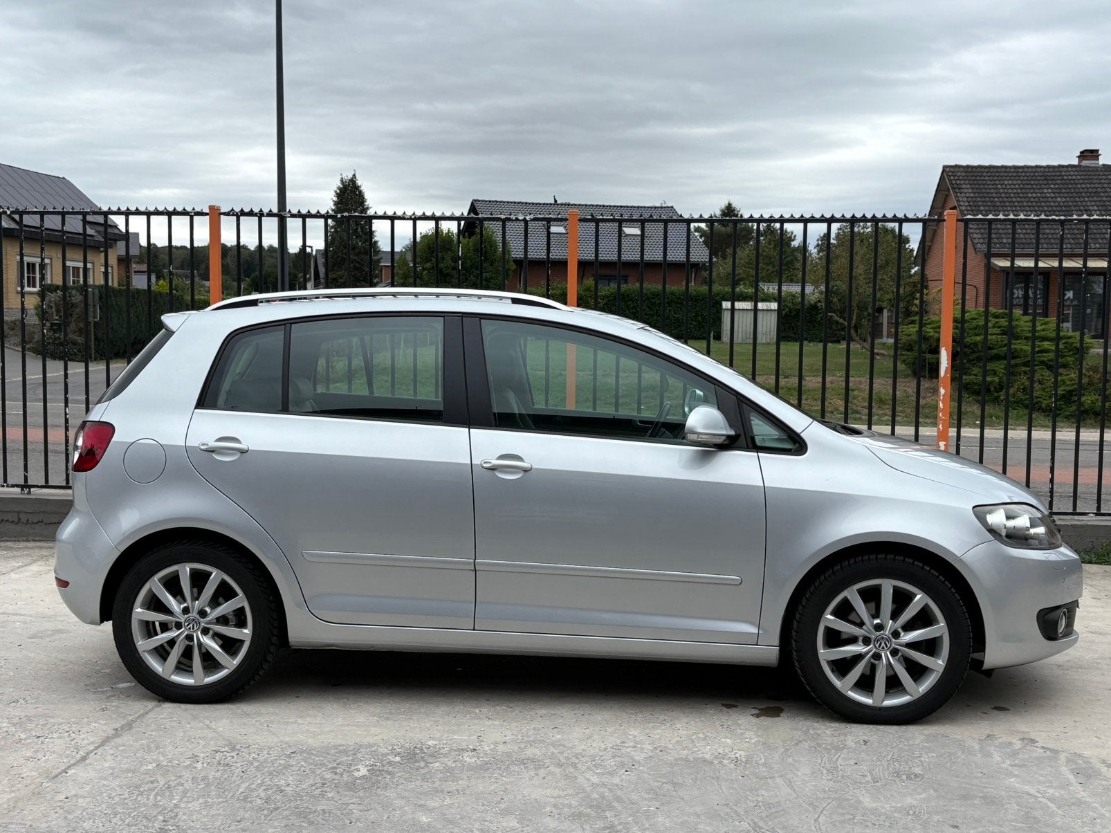 VW GOLF PLUS 2.0CR TDI 83 000KM CARPASS 2009 EURO 5 CARNET, Autos, Golf Plus, Achat, Beige, Entreprise