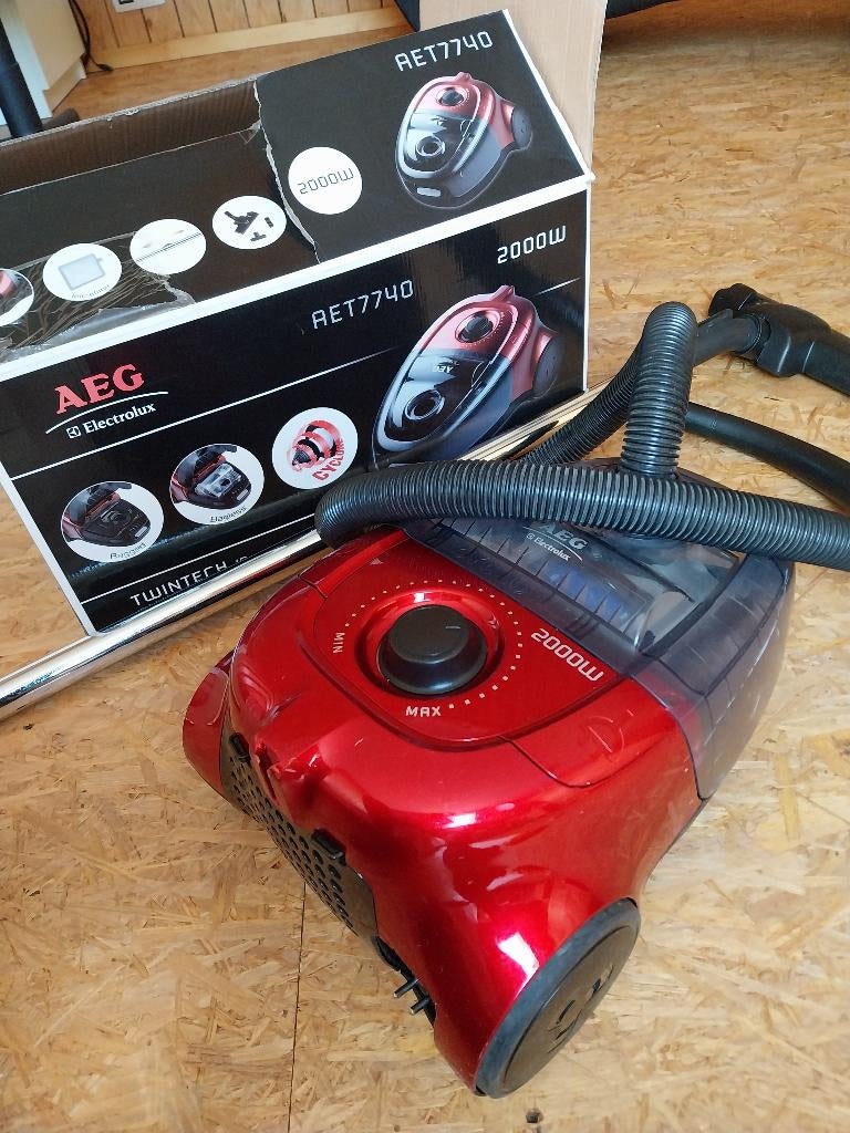 Aspirateur traineau AEG super puissant, Electroménager, Aspirateurs, Utilisé, AEG, 2000 watts ou plus, Sac à poussière, Enlèvement ou Envoi