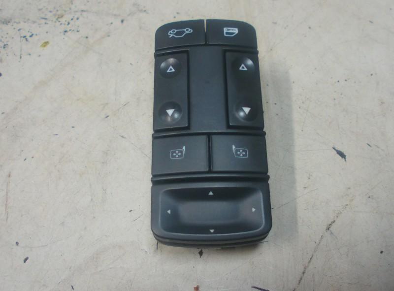 INTERRUPTEUR D'ALIMENTATION VITRE AVANT GAUCHE (09135952), Info@VerberkAutodemontage.nl, Opel, Nijverheidstraat 1a 1a
5405 AJ  UDEN, NL