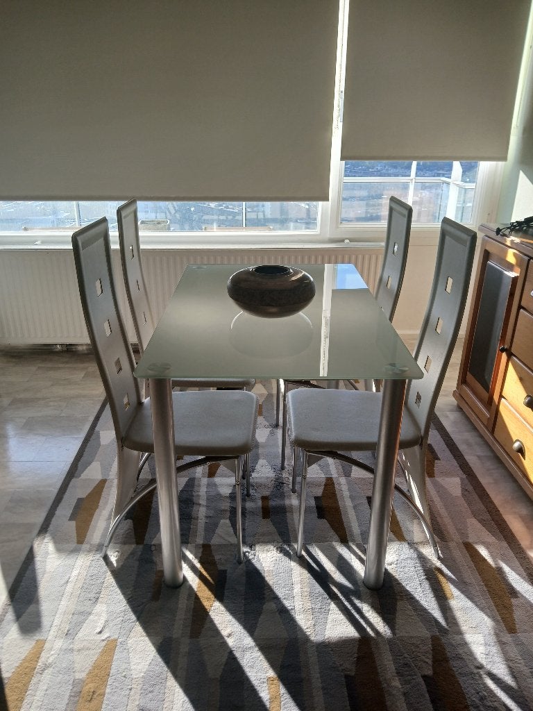 Eettafel met 4 stoelen, Ophalen, Gebruikt, Modern, Vier personen