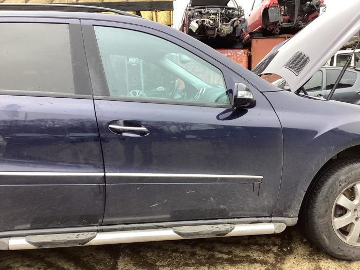Portier 4Deurs rechts-voor van een Mercedes ML-Klasse (359), Auto-onderdelen, Gebruikt, -, Deur, Ophalen of Verzenden