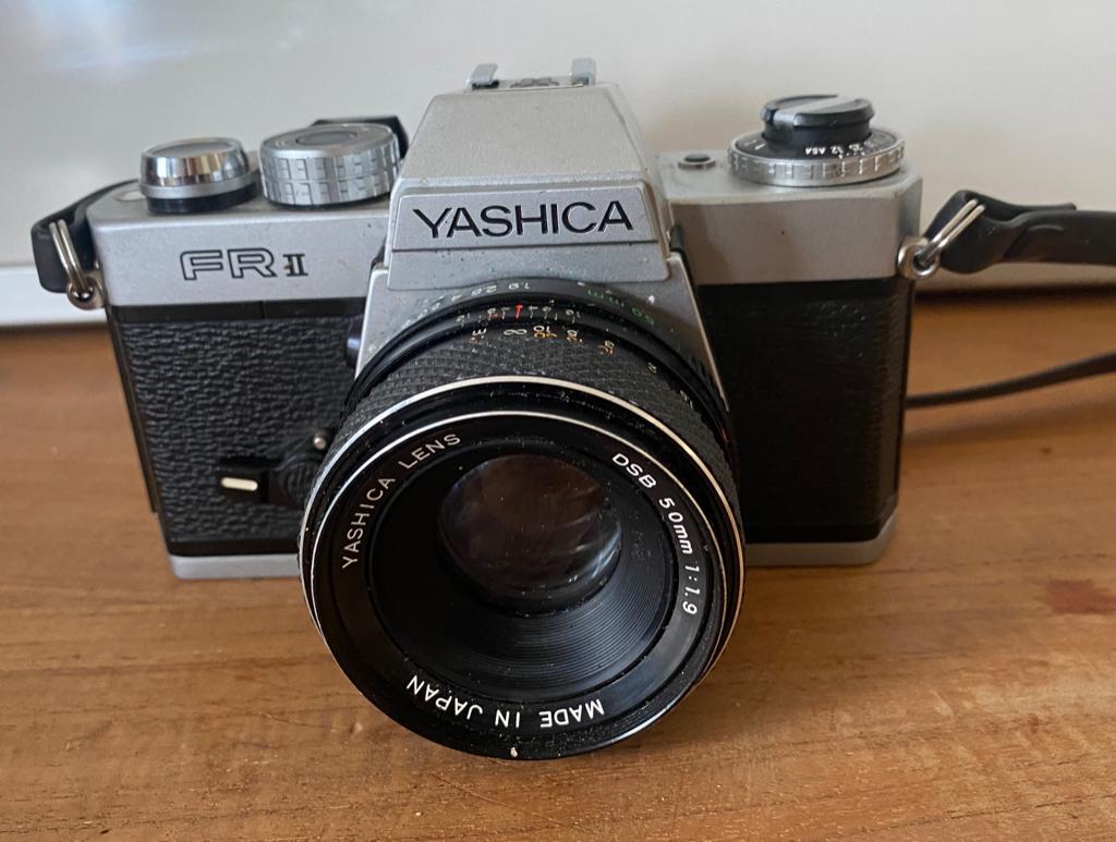 Yashica FR-II spiegelreflexcamera en Yashica-lens DSB 50 mm, Audio, Tv en Foto, Fotocamera's Analoog, Ophalen, Zo goed als nieuw