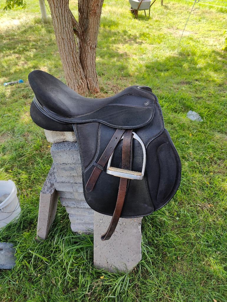 17" Thorowgood griffin selecta 3 in 1 zadel, Animaux & Accessoires, Chevaux & Poneys | Selles, Utilisé, Autres espèces, Enlèvement ou Envoi