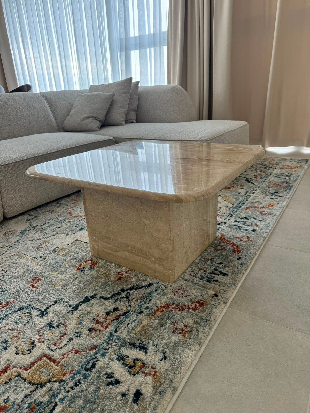 Table basse en marbre travertin – design vintage, Maison & Meubles, Enlèvement, Comme neuf, Carré