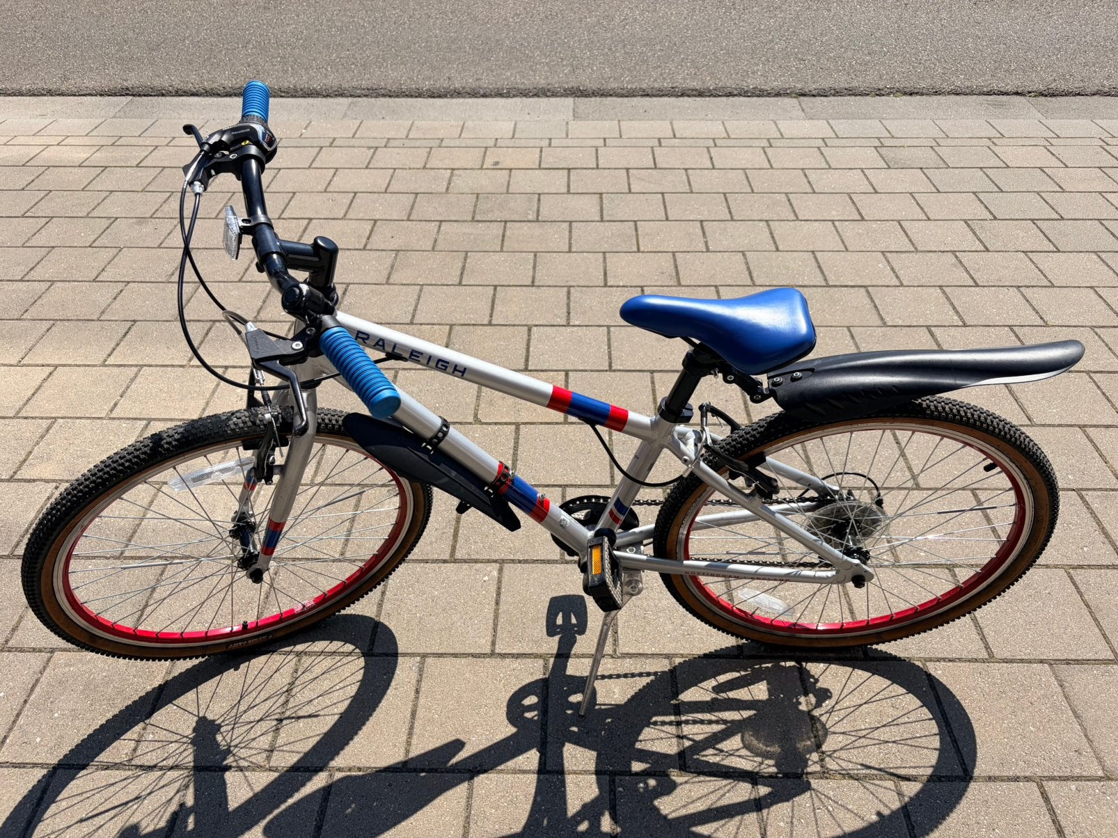 Raleigh Kinderfiets (7-10 jaar) Pop Uni Zilver 24", Fietsen en Brommers, Ophalen, Zo goed als nieuw