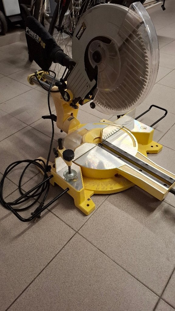 afkortzaag met zaagdiepte 95mm, Doe-het-zelf en Bouw, Ophalen, Gebruikt, 70 mm of meer, Powerplus