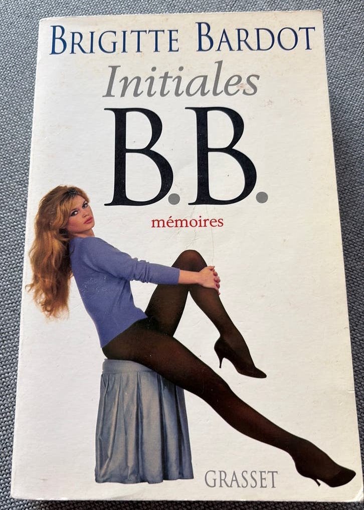 Initialen van het boek BB Brigitte Bardot Memoires, Boeken, Ophalen of Verzenden, Zo goed als nieuw