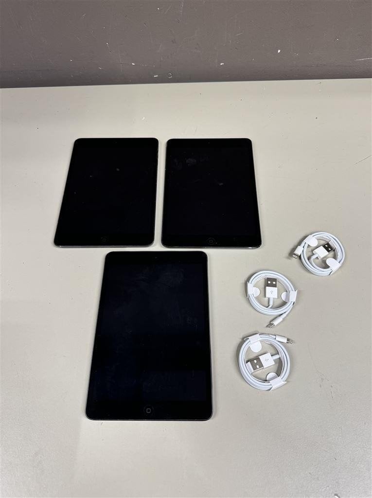 Drie stuks Apple ipad mini 2 - 16GB wifi zilver, Informatique & Logiciels, Apple iPad Tablettes, Enlèvement ou Envoi, Comme neuf