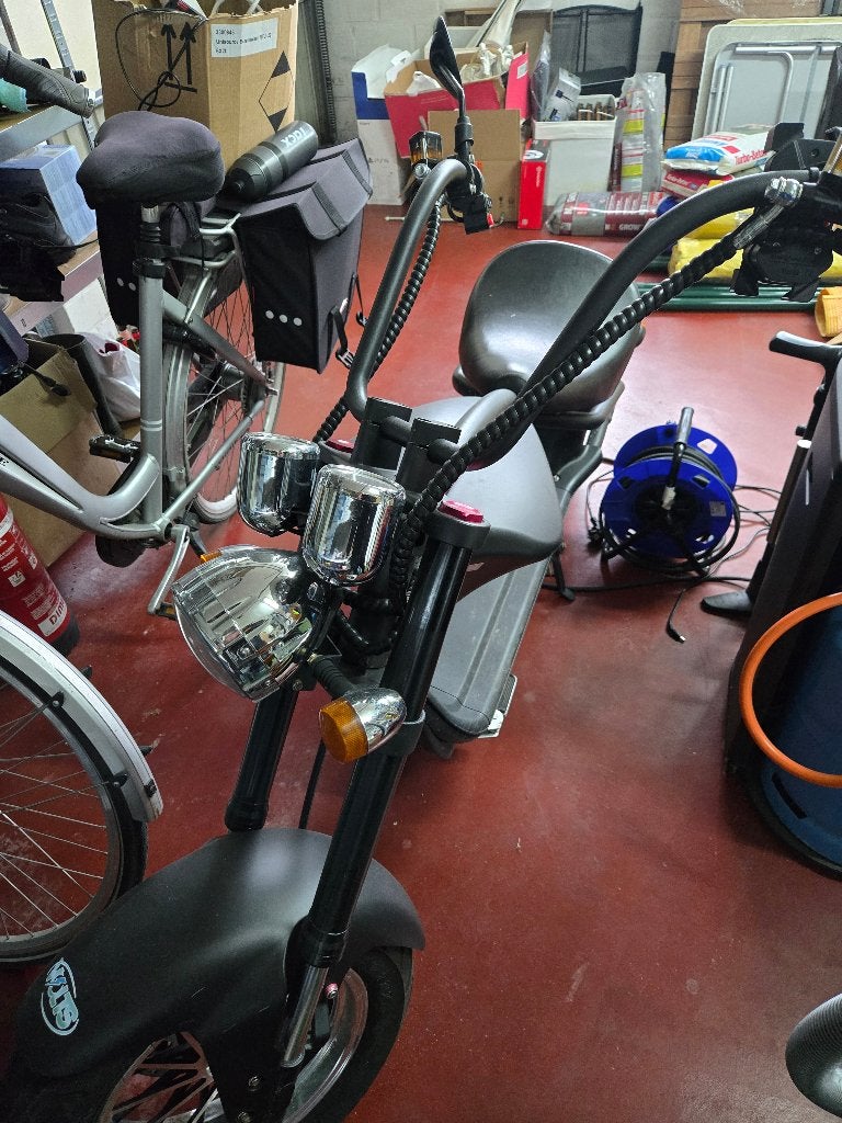 Elektrische brommer, Fietsen en Brommers, Brommers | Crossbrommers, Ophalen, Zo goed als nieuw, Overige merken