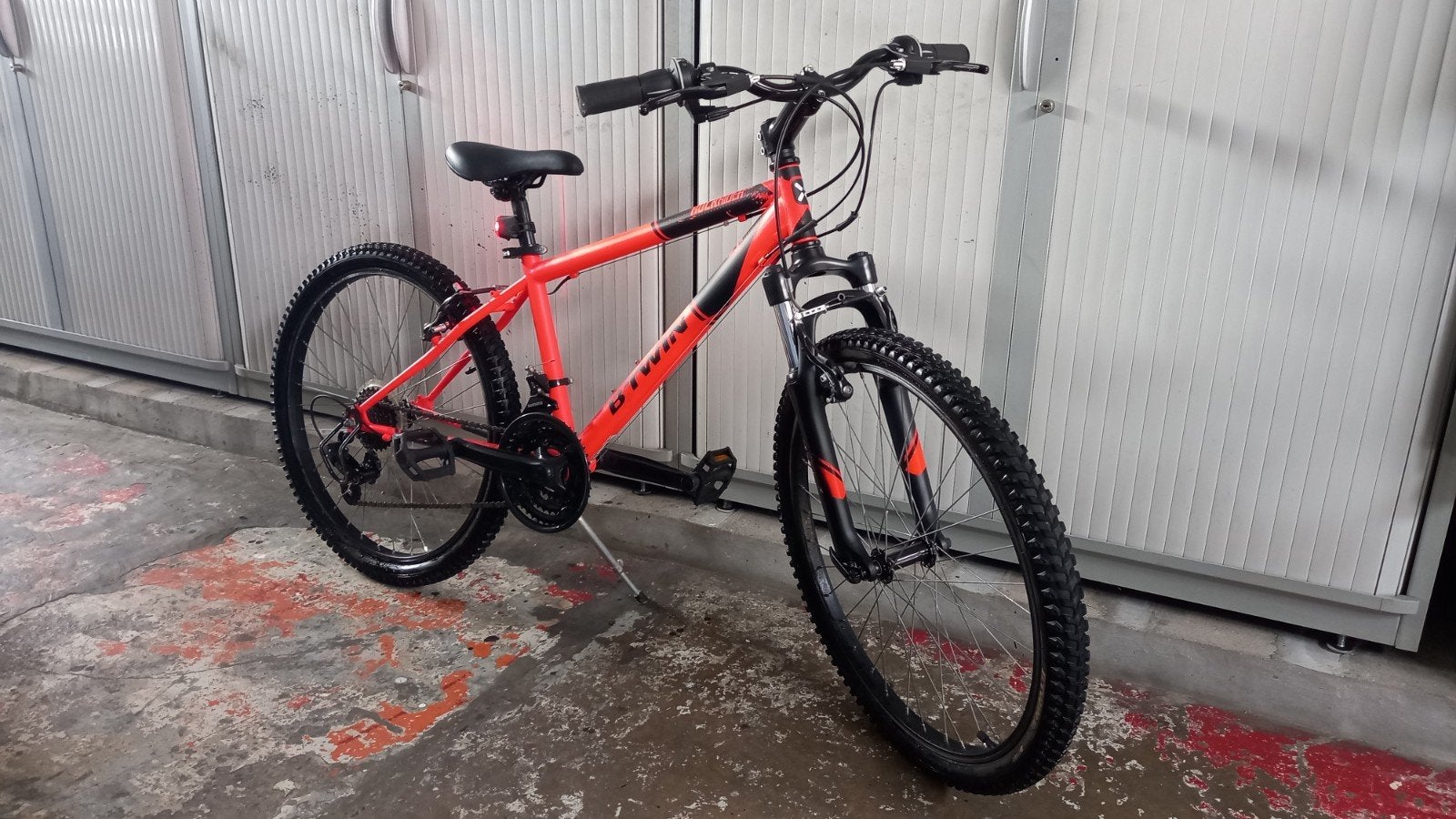 Beou vélo enfant 24pouces ( comme neuf utilisé deux ou trois, Vélos & Vélomoteurs, Vélos | BMX & Freestyle, Enlèvement ou Envoi