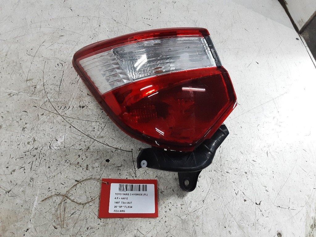 ACHTERLICHT LINKS Toyota Yaris III (P13) (02R1S125114), Auto-onderdelen, Verlichting, Toyota, Gebruikt