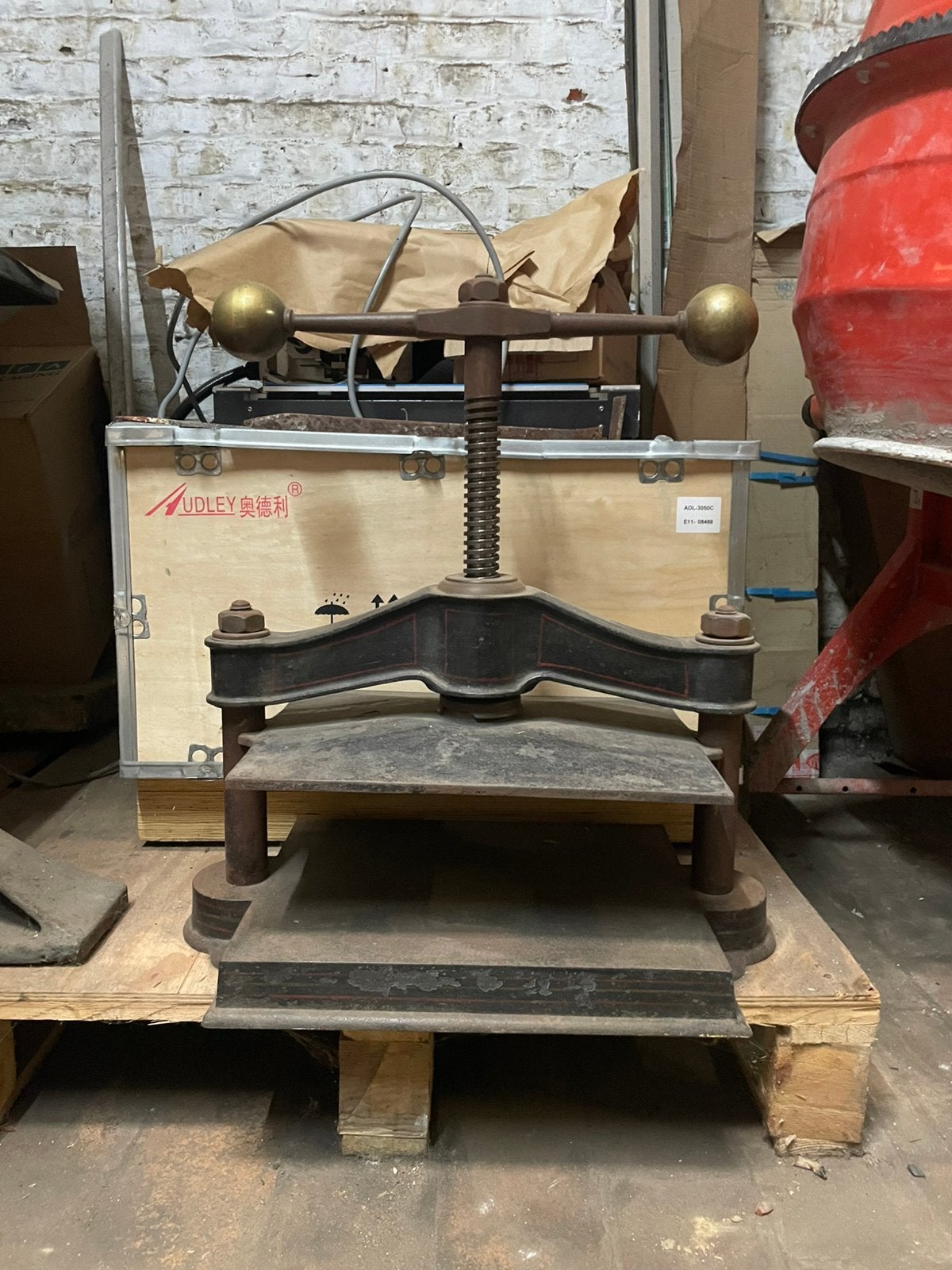 Presse reliure en fonte, Bricolage & Construction, Enlèvement ou Envoi, Comme neuf