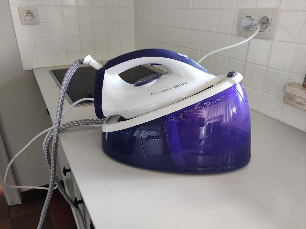 Phillips Fastcare Compact, Enlèvement, Comme neuf, Fer à repasser avec cordon