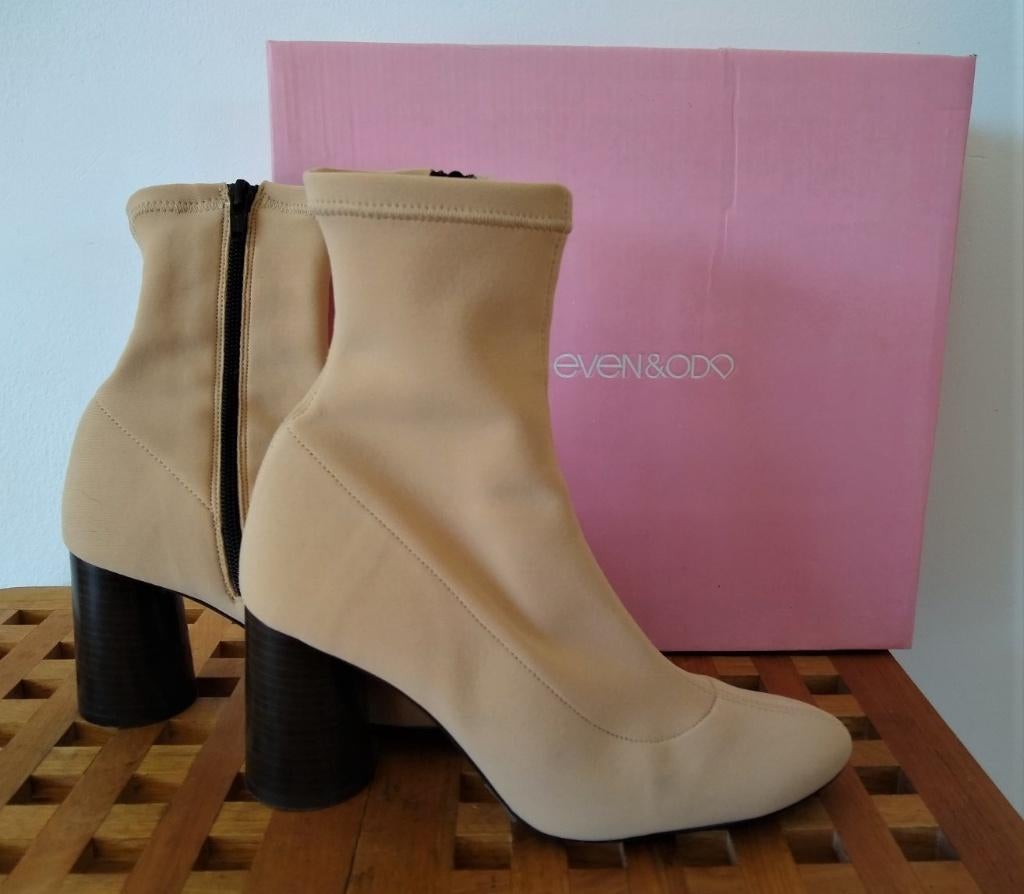 Even & Odd enkellaarsjes, mt 37 - nieuwstaat, Beige, Lage of Enkellaarzen, Ophalen of Verzenden, Zo goed als nieuw