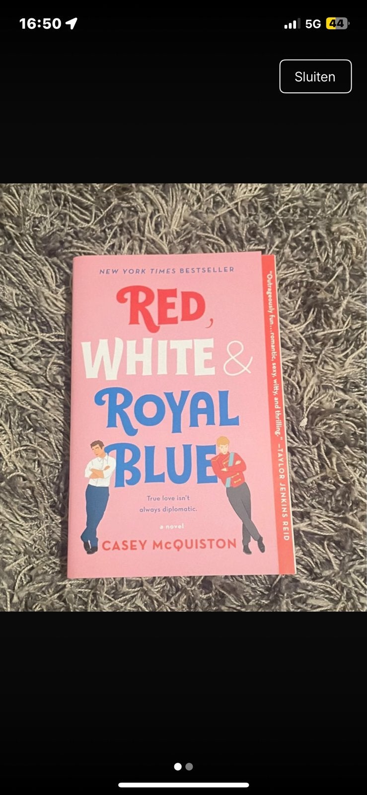 Boek: red, white & royal blue - engelstalig, Verzenden, Nieuw, België