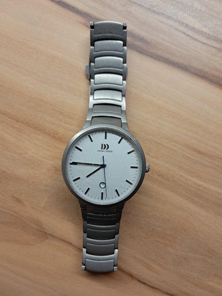 Montre pour homme Danish Design en titane et verre saphir, Bijoux, Sacs & Beauté, Montre-bracelet, Autres marques, Enlèvement