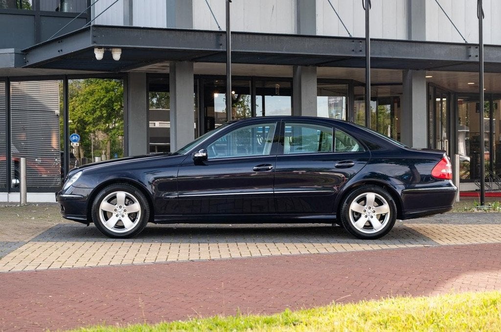Mercedes-Benz E-Klasse E500 Avantgarde W211 (bj 2003), Auto's, Mercedes-Benz, 4 deurs, Gebruikt, Blauw, Leder