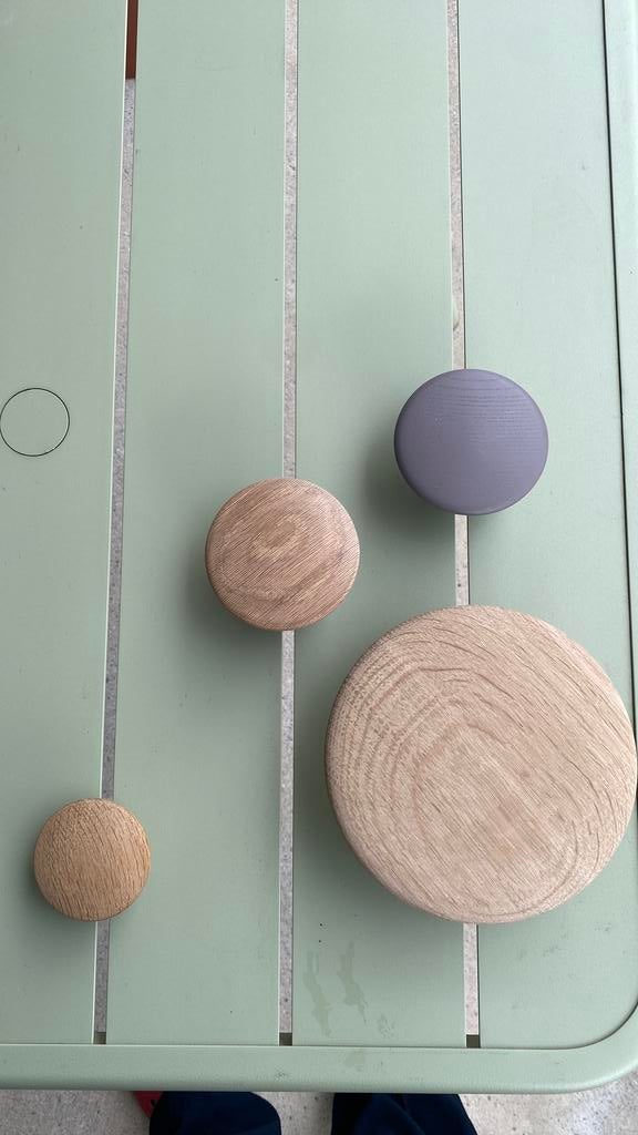 Muuto Dots kapstokken - set van 4, Huis en Inrichting, Woonaccessoires | Kapstokken, Ophalen, Zo goed als nieuw, Hout