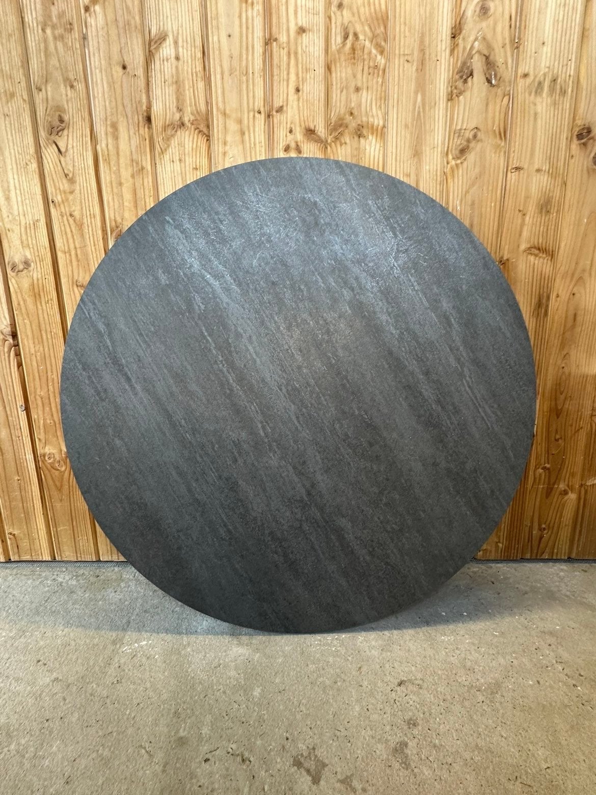 Table ronde mariedamm gris, 100 à 150 cm, Quatre personnes, Rond, Comme neuf